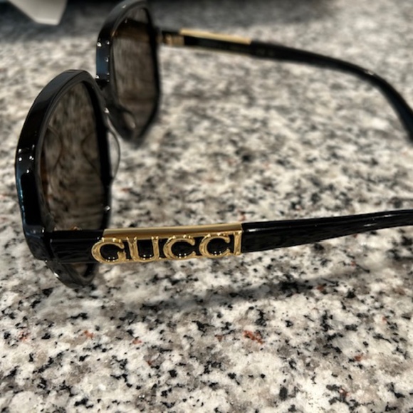 Polarized Gucci Women\'s Sunglasses